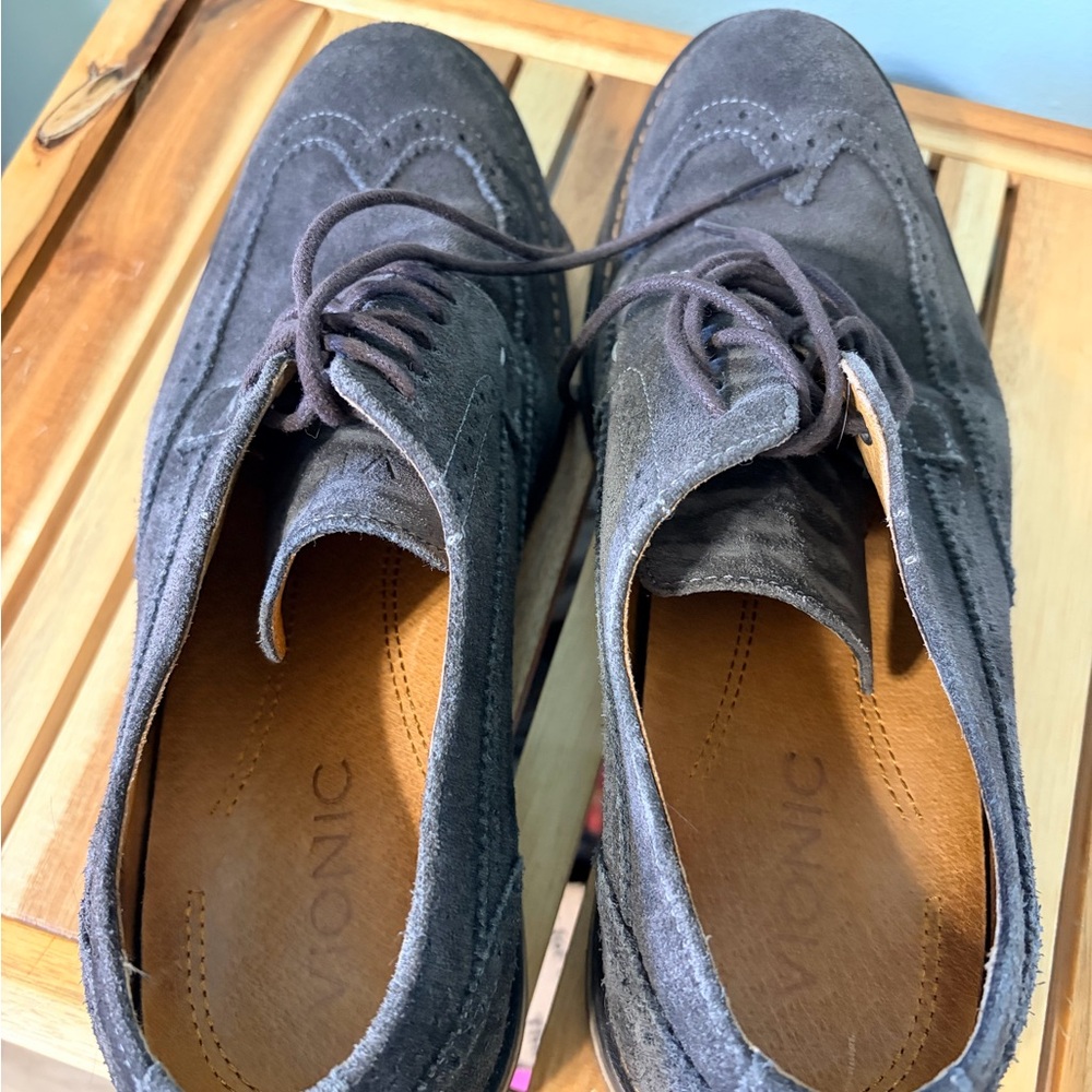 Vionic Men's Dark Gray Suede Wingtip Derby Shoes